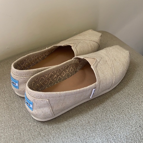 Shoes - Picture 3 of 4